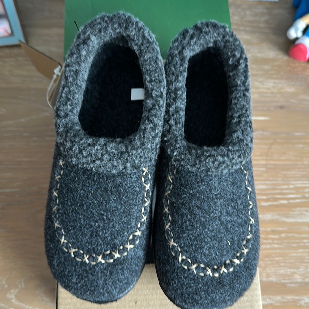 Boys Kamik slippers